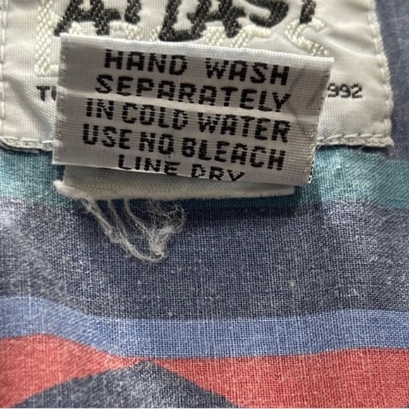 AtLast Basics Womens Blouse Sz‎ M 1992 boue aztec Button Down sleevless 90’s. - Picture 9 of 10
